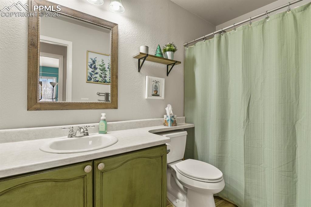 3265 Flying Horse Road Colorado Springs, CO 80922 - Photo 28 of 43 Upper level main bathroom