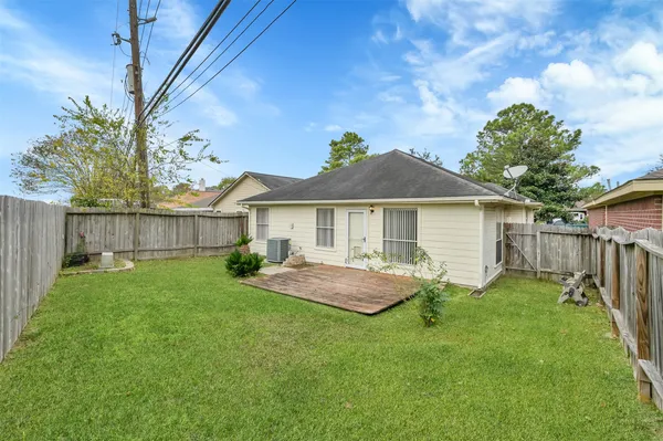 $1,950 | 12411 Westwold Drive, Tomball, TX 77377