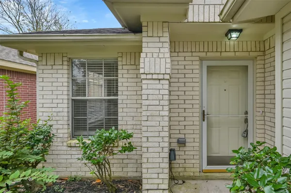 $1,950 | 12411 Westwold Drive, Tomball, TX 77377