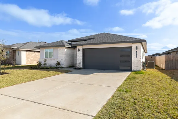 $2,250 | 3915 Sparkman Lane, Katy, TX 77494