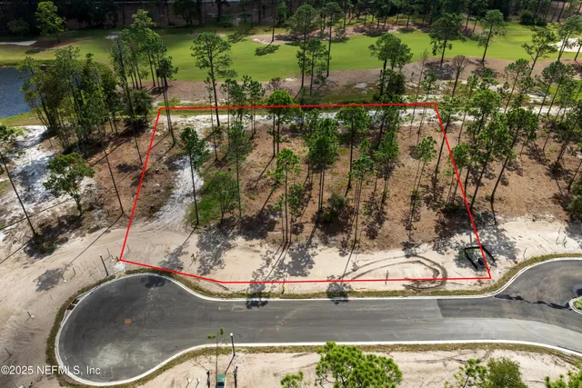 a view of a water fountain