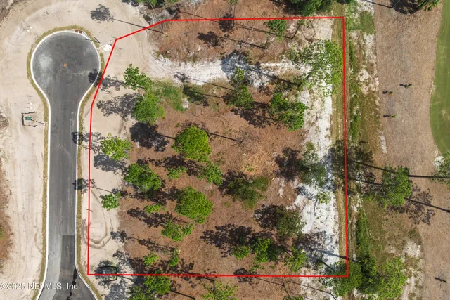 a view of lake from yard