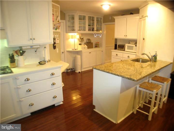 122 Berkley Road Devon, PA 19333 - Photo 3 of 16