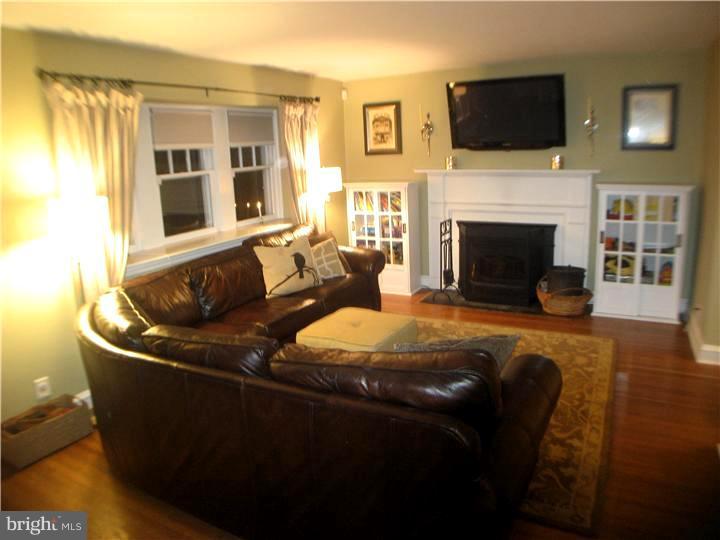 122 Berkley Road Devon, PA 19333 - Photo 8 of 16