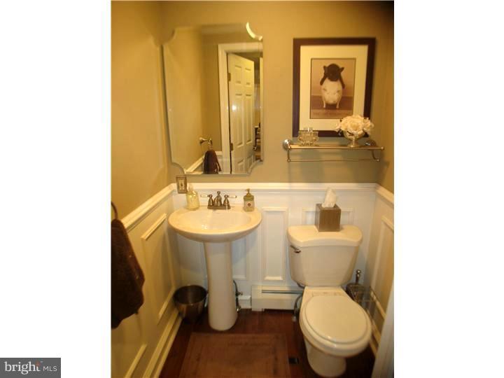 122 Berkley Road Devon, PA 19333 - Photo 10 of 16