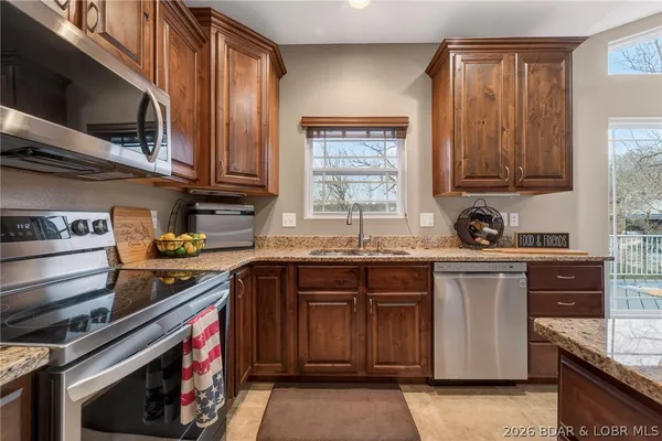 $1,425,000 | 1167 Beacon Pointe Circle, Lake Ozark, MO 65049