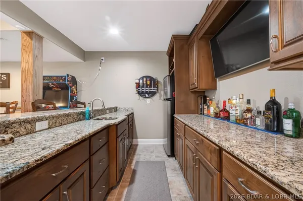 $1,350,000 | 1167 Beacon Pointe Circle, Lake Ozark, MO 65049