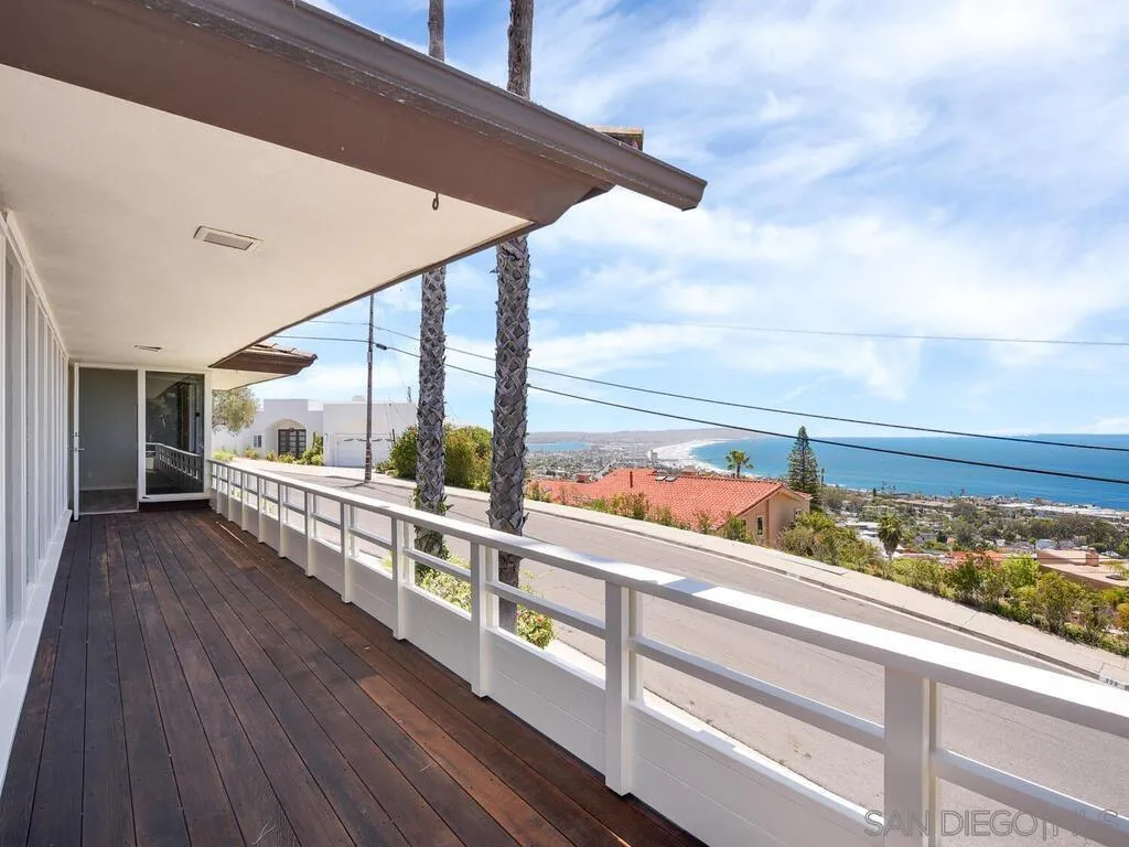 1010 La Jolla Rancho Road La Jolla, CA 92037 - Photo 27 of 35 a view of balcony with wooden floor