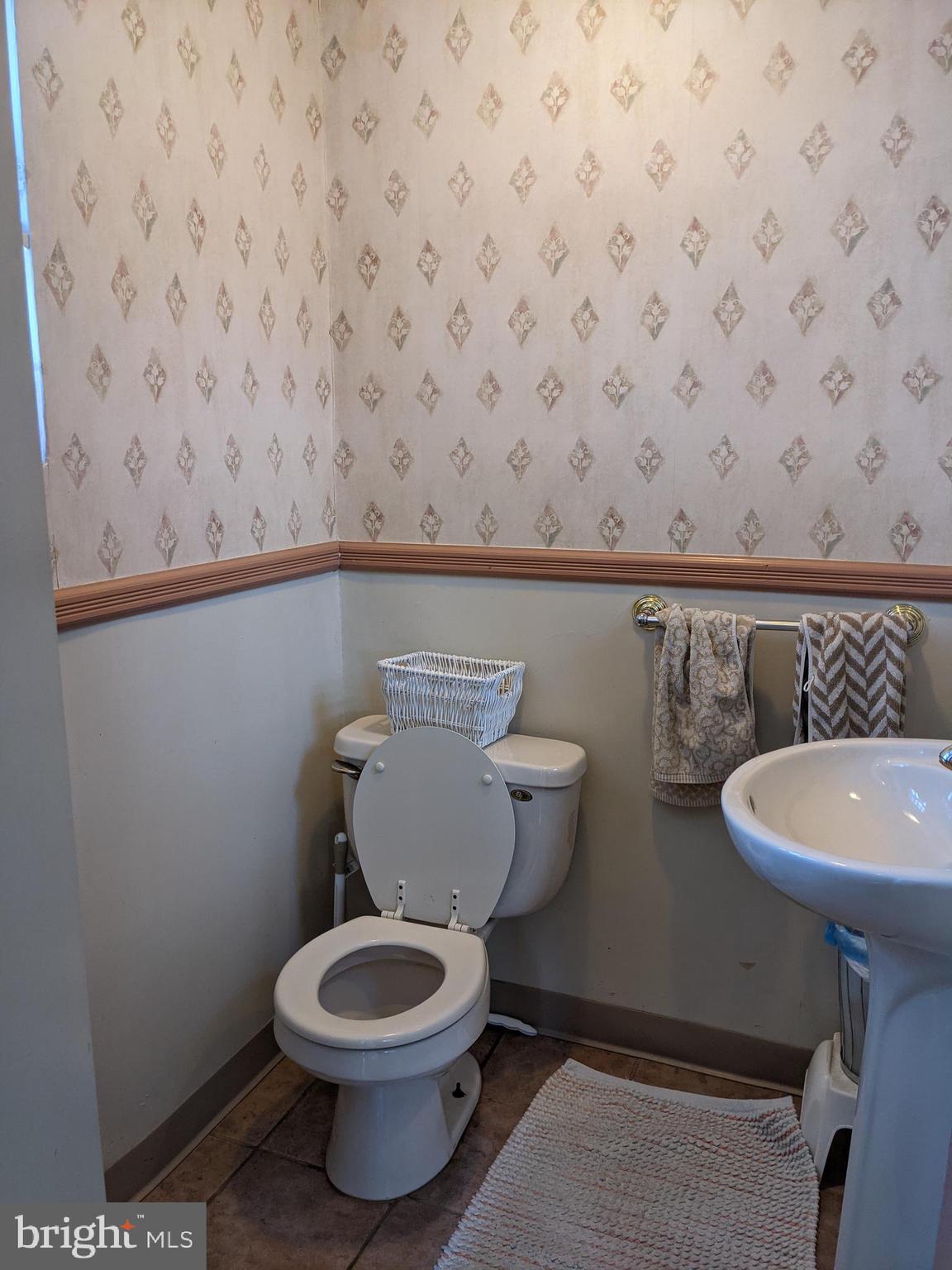 3821 Labyrinth Road Baltimore, MD 21215 - Photo 14 of 16