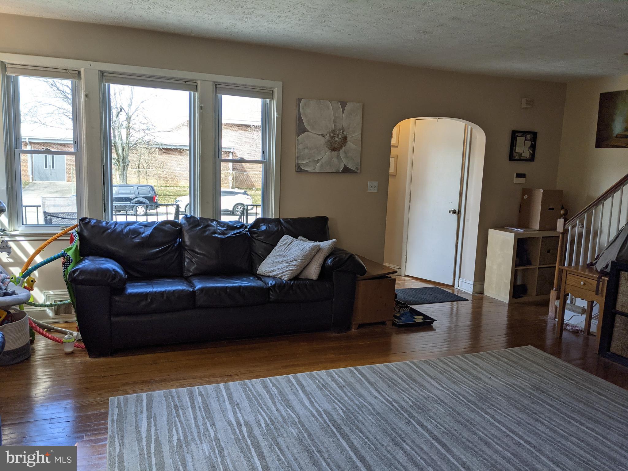3821 Labyrinth Road Baltimore, MD 21215 - Photo 3 of 16