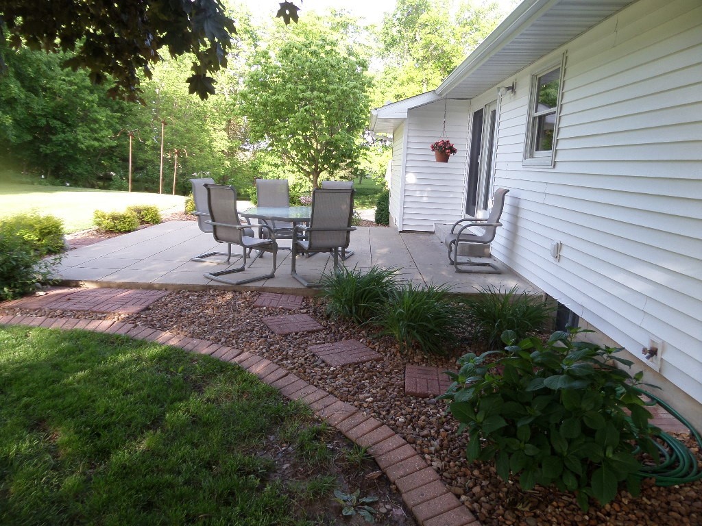7935-e 225n County Road Charleston, IL 61920 - Photo 19 of 34
