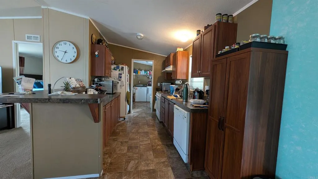 10767 Jamacha Spring Valley, Unit 266 Spring Valley, CA 91978 - Photo 42 of 50 Kitchen