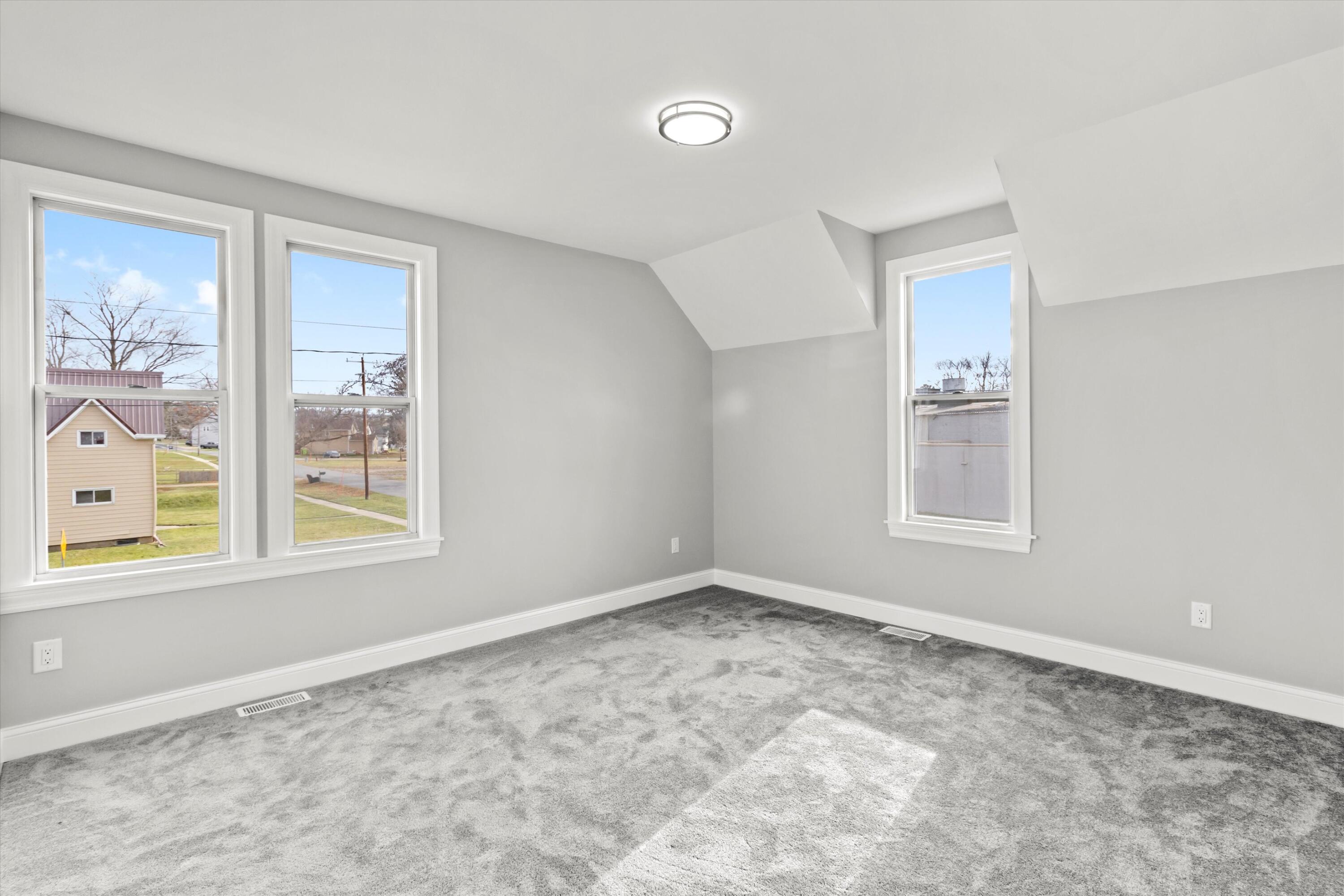 144 Seymour Street Sharon, WI 53585 - Photo 26 of 48 31-IMG_6923