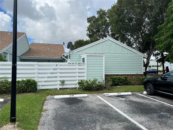$2,750 | 13795 Southwest 147th Cir Lane, Unit 112, Miami, FL 33186