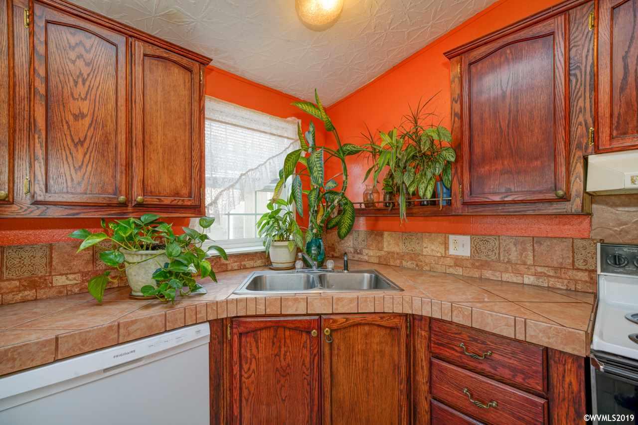 2000 Robins Lane Southeast, Unit 18 Salem, OR 97306 - Photo 10 of 28