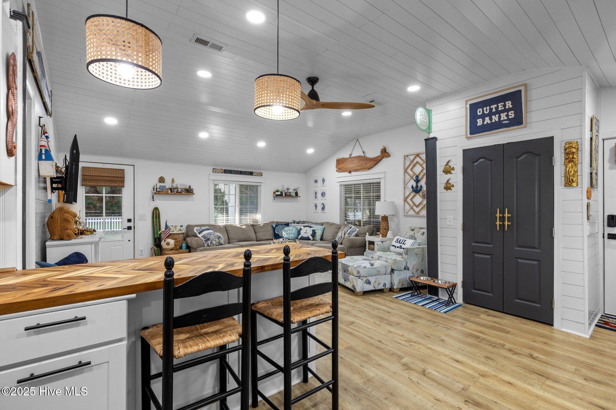 190 Arrington Road Beaufort, NC 28516 - Photo 5 of 33 Great Room