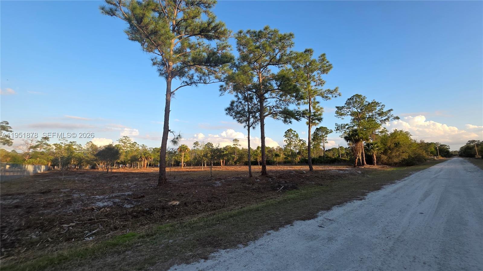 545 South Datil Street Clewiston, FL 33440 - Photo 2 of 13 a view of a park