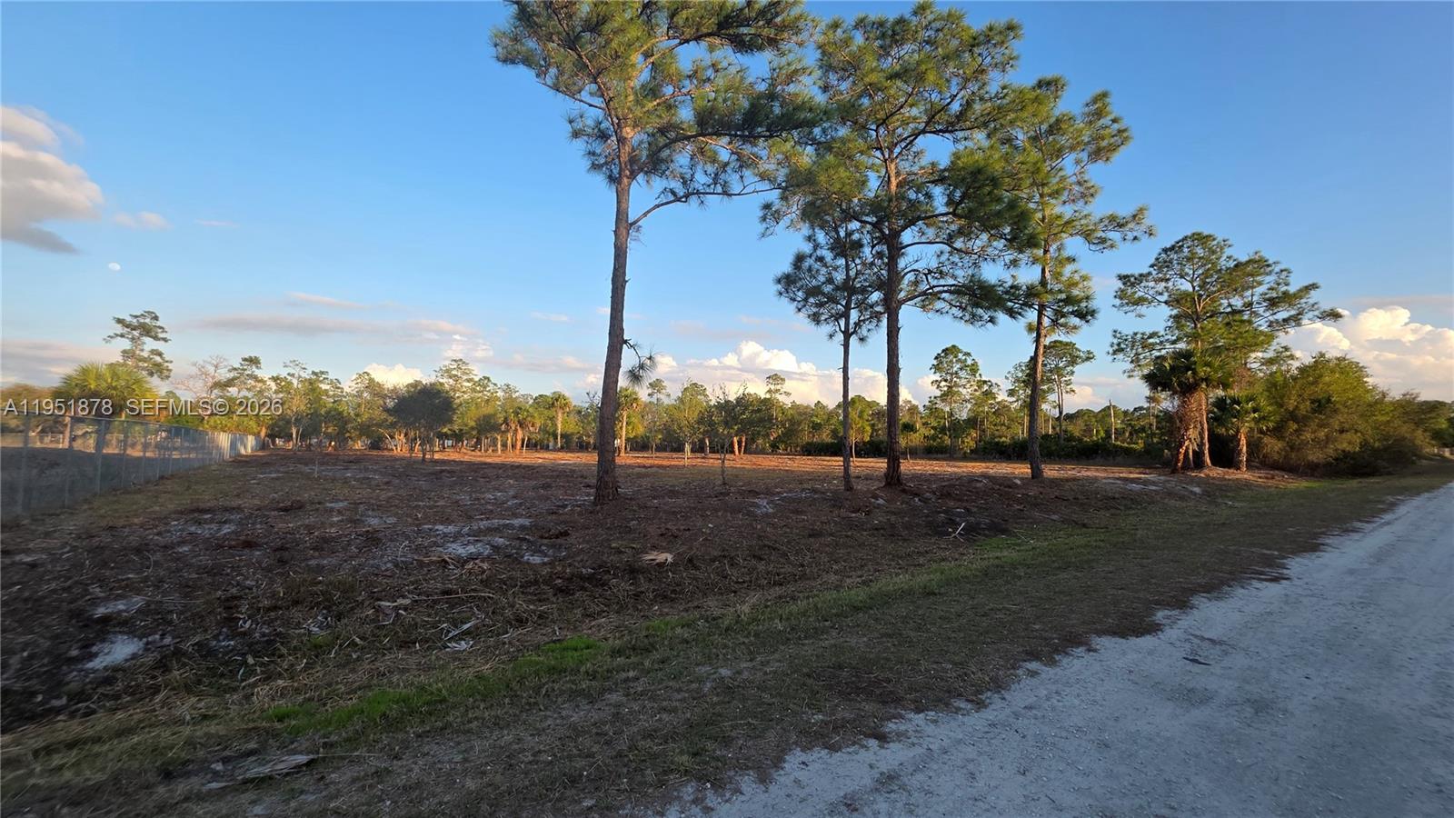 545 South Datil Street Clewiston, FL 33440 - Photo 10 of 13 a view of a park