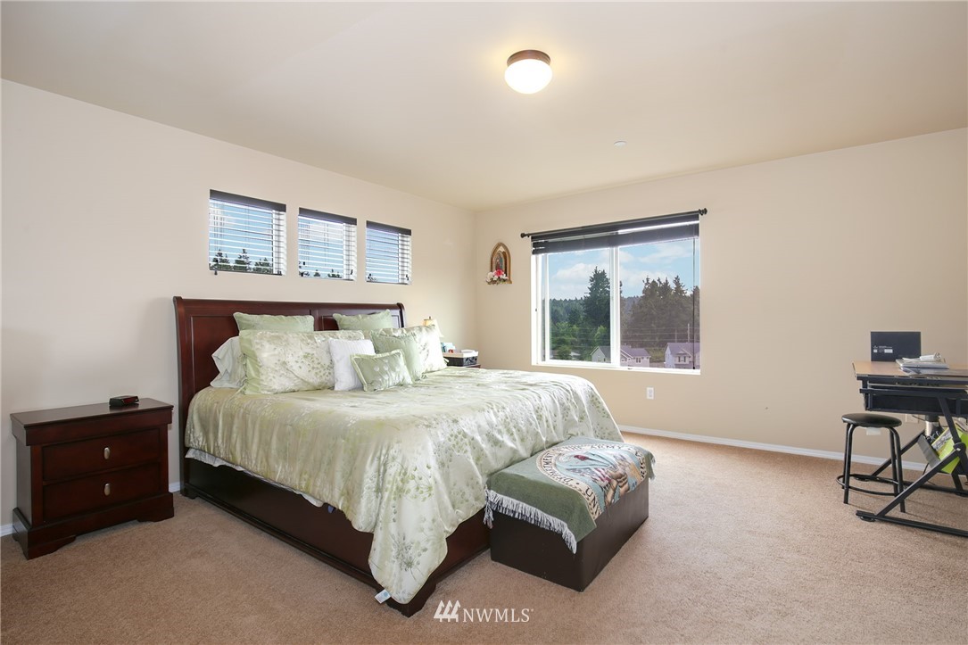 1159 Swan Loop DuPont, WA 98327 - Photo 15 of 25 Gallery Image 15