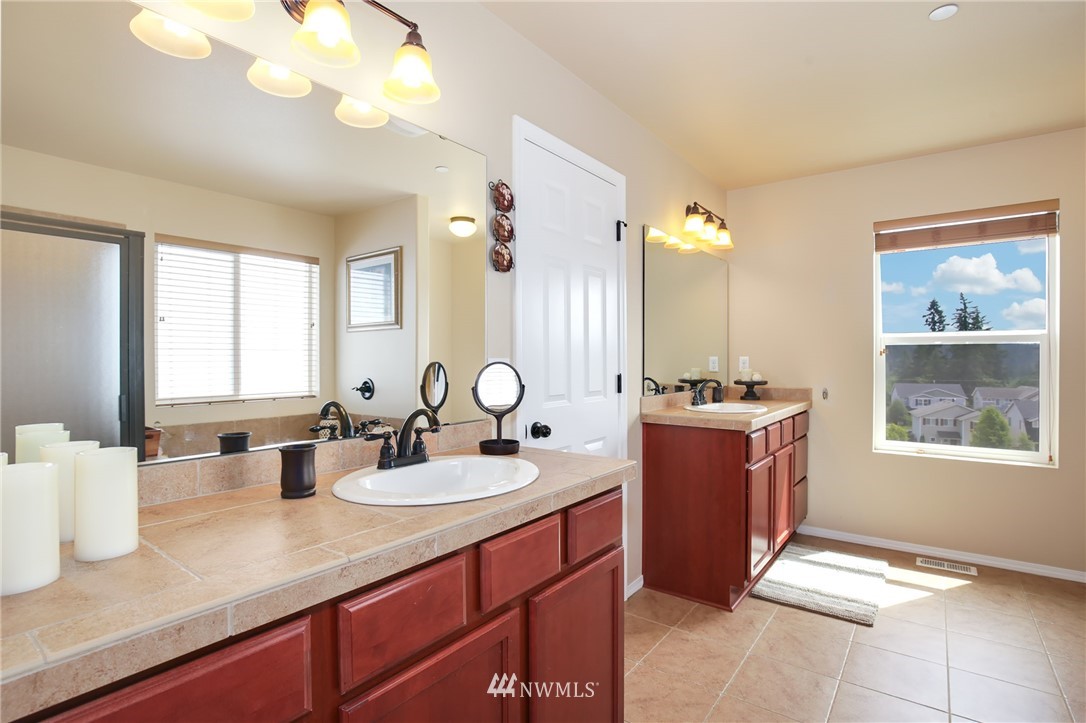 1159 Swan Loop DuPont, WA 98327 - Photo 17 of 25 Gallery Image 17