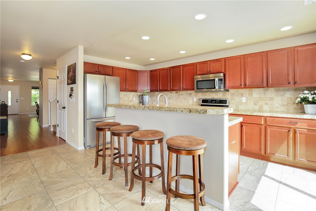 1159 Swan Loop DuPont, WA 98327 - Photo 5 of 25 Gallery Image 5