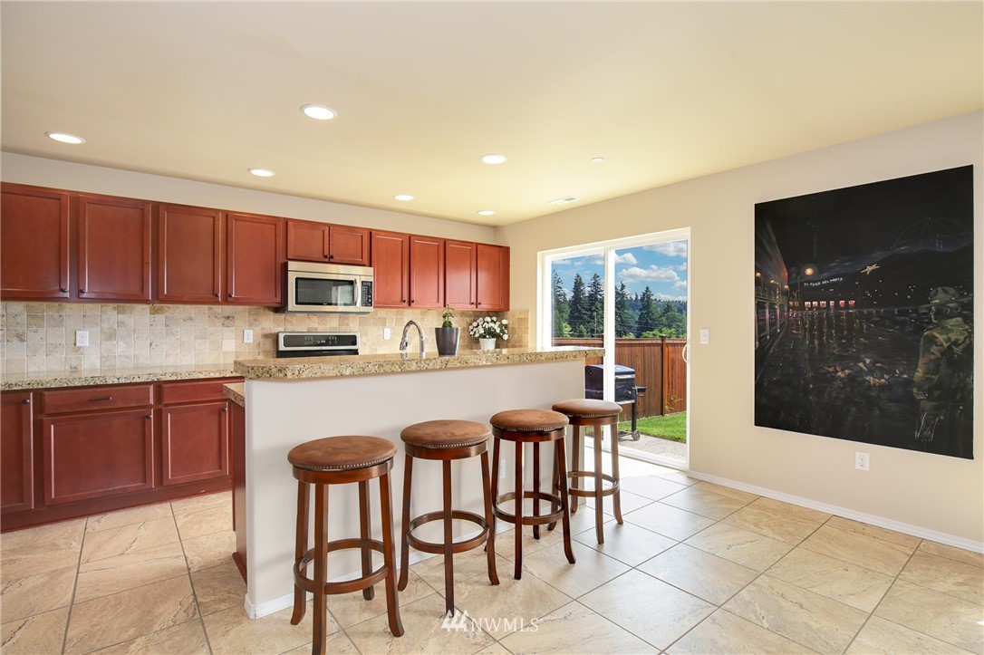 1159 Swan Loop DuPont, WA 98327 - Photo 9 of 25 Gallery Image 9