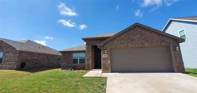 $1,795 | 7205 Mistletoe Trail, Granbury, TX 76048