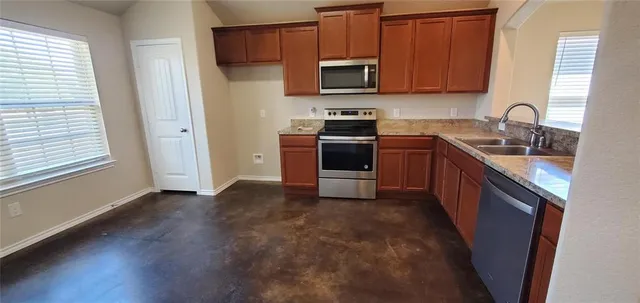 $1,795 | 7205 Mistletoe Trail, Granbury, TX 76048