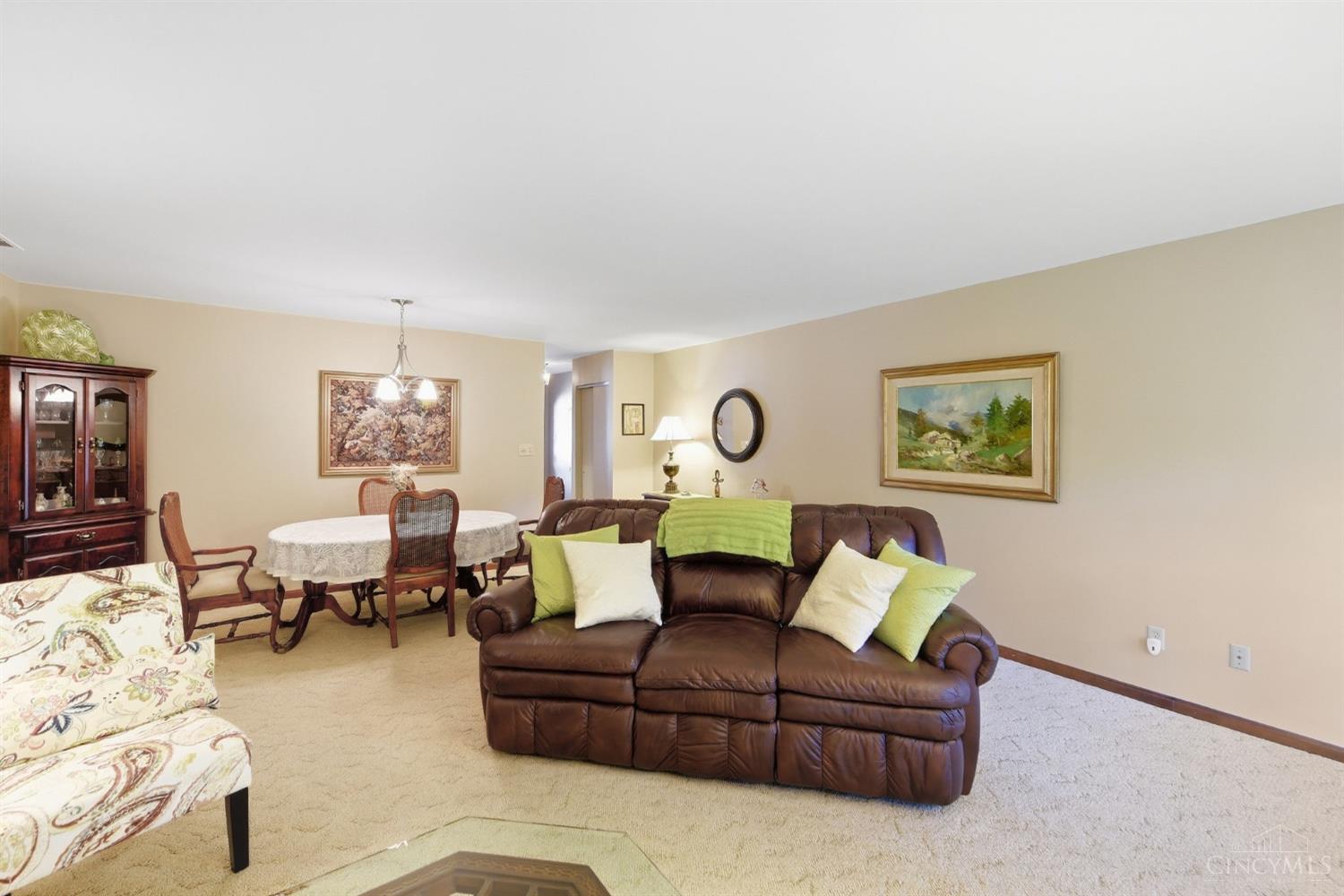 9044 Winton Road, Unit 4 Cincinnati, OH 45231 - Photo 8 of 34 Gallery Image 8