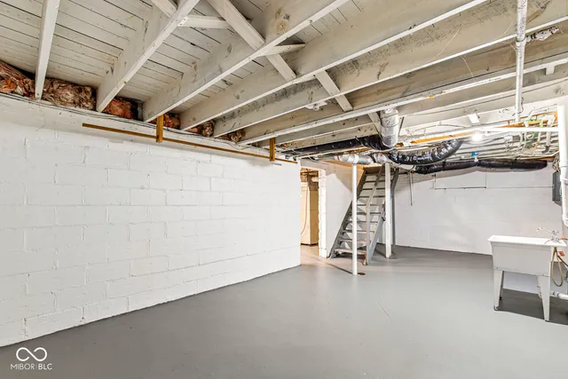 $1,750 | 4248 Carrollton Avenue, Indianapolis, IN 46205