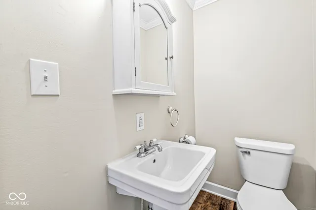 $1,750 | 4248 Carrollton Avenue, Indianapolis, IN 46205