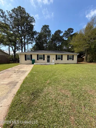 $100,000 | 2205 University Street, Gautier, MS 39553