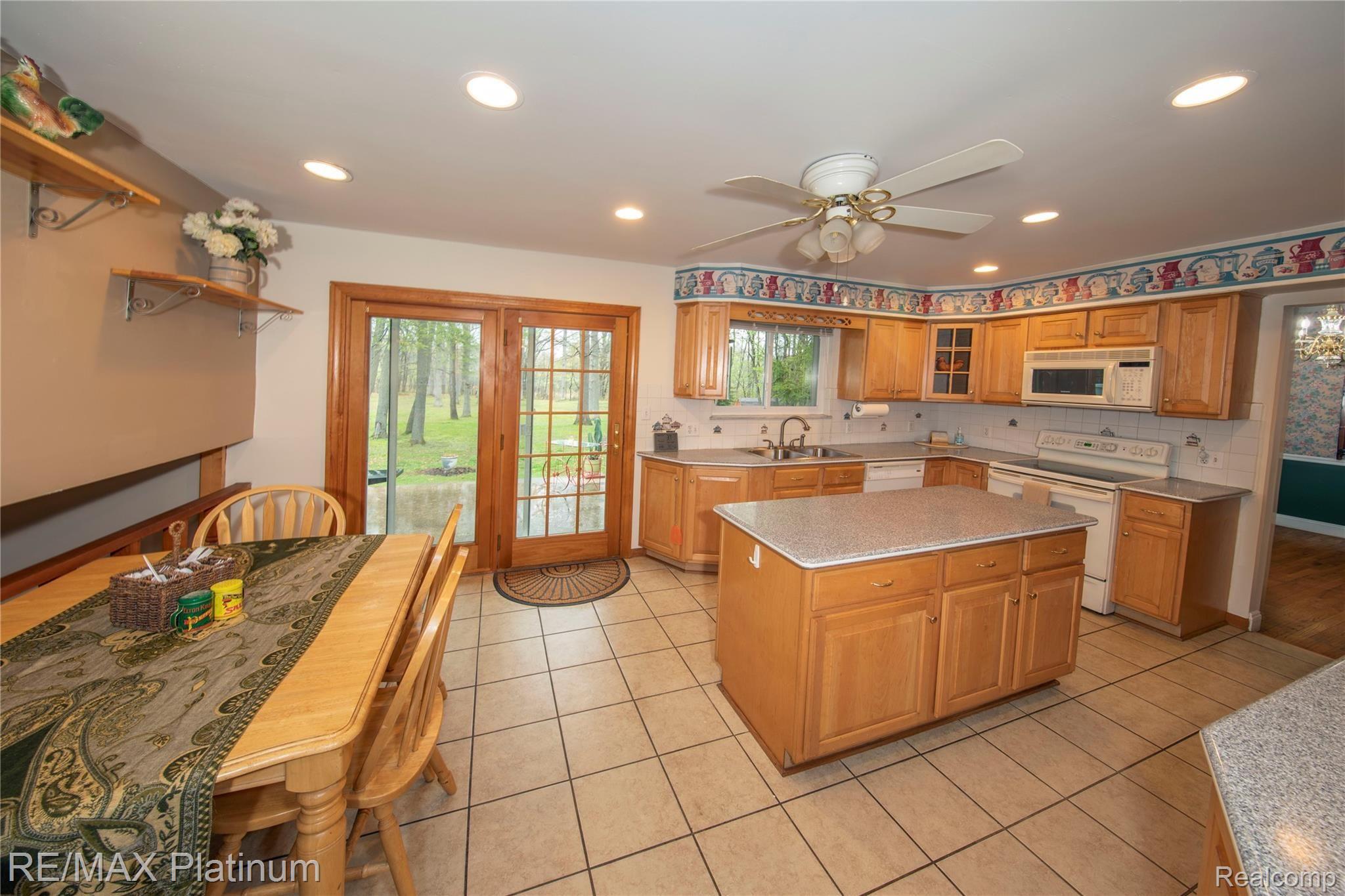 4750 Vines Road Howell, MI 48843 - Photo 8 of 35 Eat in Kitchen