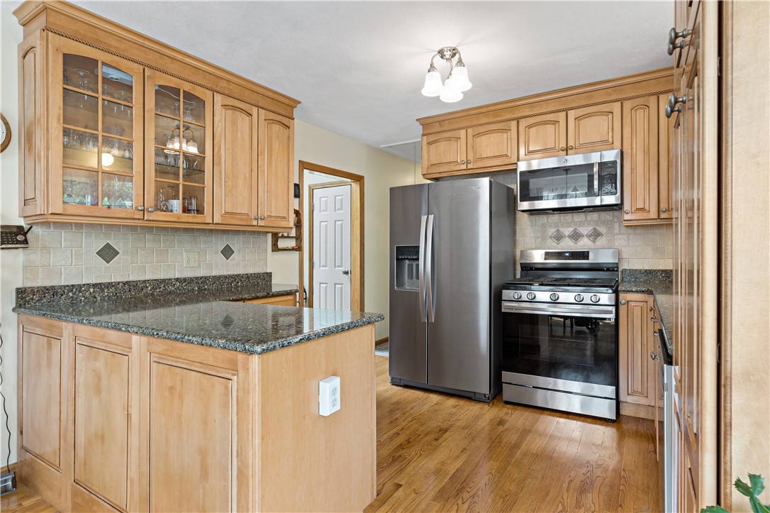 825 Middlebridge Road South Kingstown, RI 02879 - Photo 15 of 49