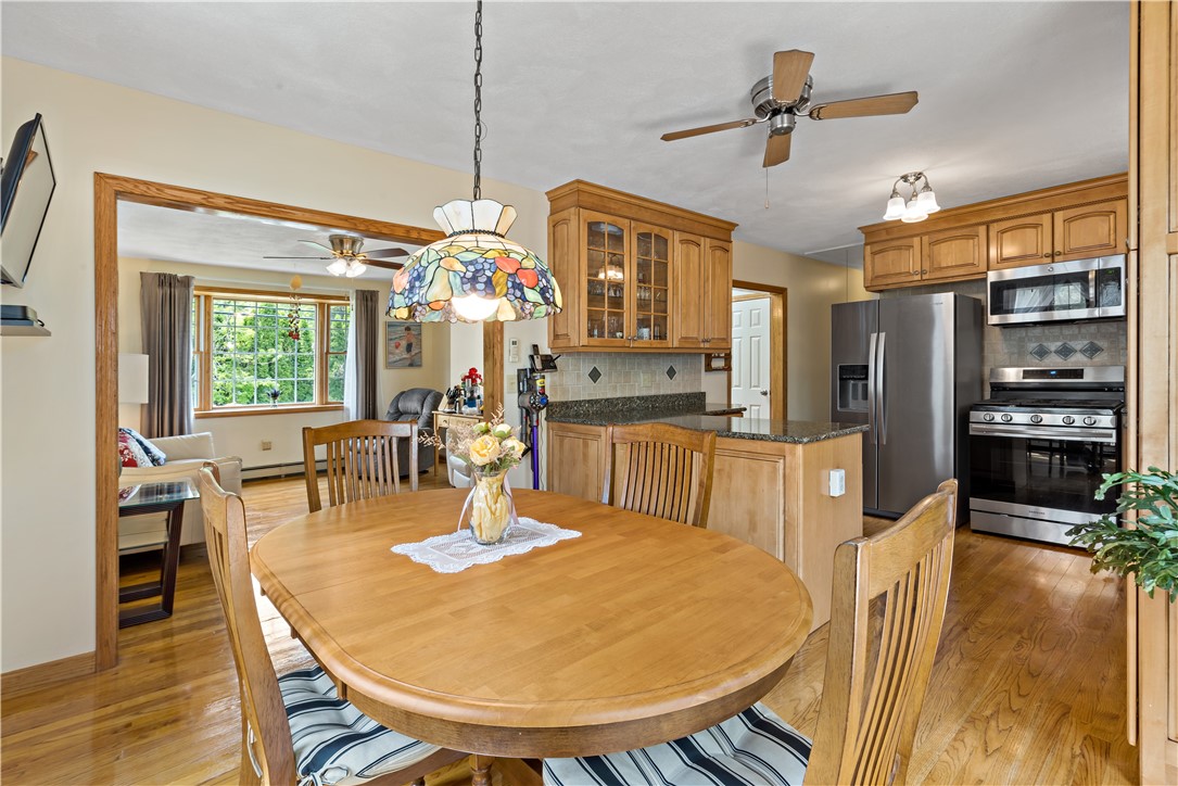 825 Middlebridge Road South Kingstown, RI 02879 - Photo 17 of 49