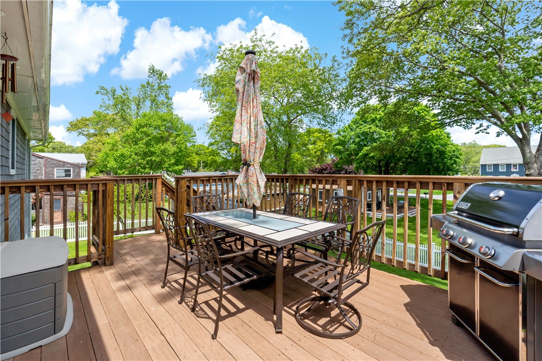 825 Middlebridge Road South Kingstown, RI 02879 - Photo 4 of 49