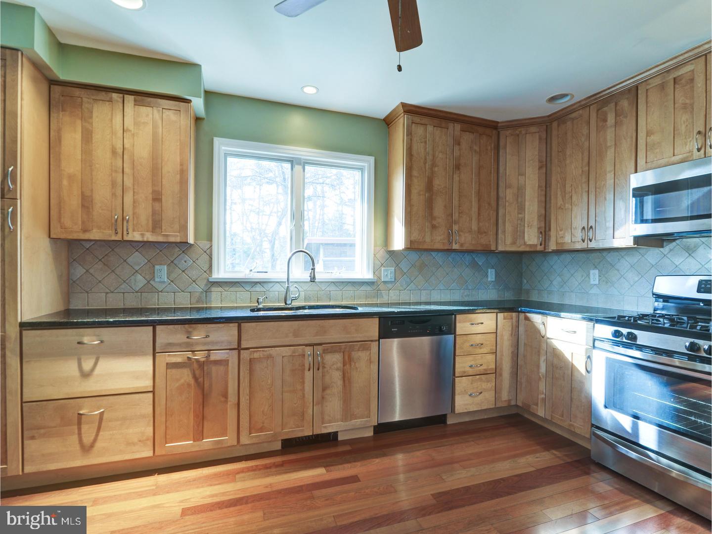1056 River Road Ewing, NJ 08628 - Photo 3 of 15
