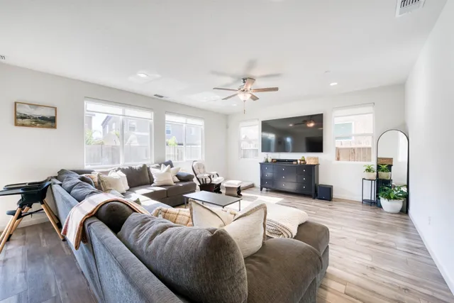 $610,000 | 6559 East Berkeley Avenue, Fresno, CA 93727