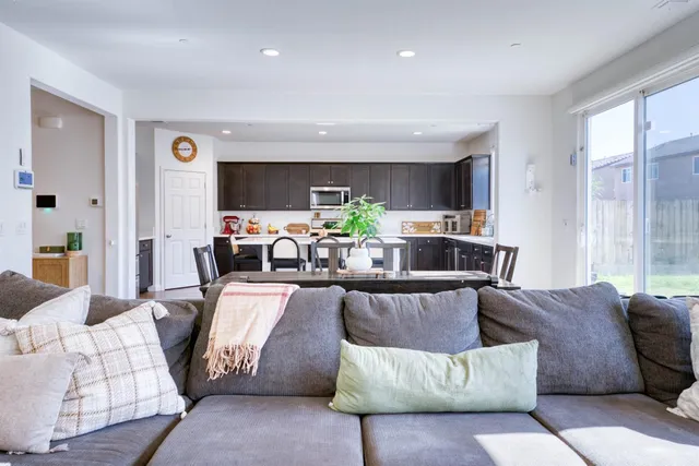 $610,000 | 6559 East Berkeley Avenue, Fresno, CA 93727