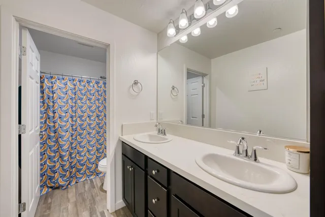 $610,000 | 6559 East Berkeley Avenue, Fresno, CA 93727