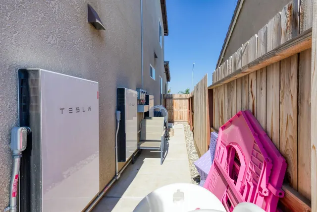 $610,000 | 6559 East Berkeley Avenue, Fresno, CA 93727