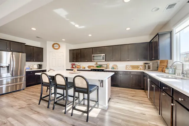 $610,000 | 6559 East Berkeley Avenue, Fresno, CA 93727