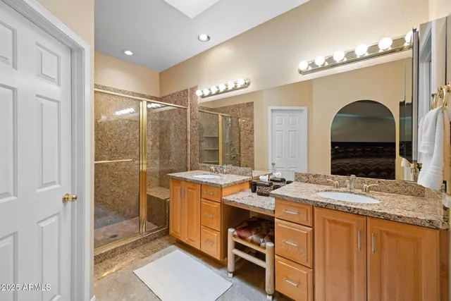 $675,999 | 11837 North 40th Place, Phoenix, AZ 85028