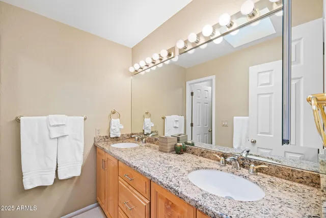 $675,999 | 11837 North 40th Place, Phoenix, AZ 85028