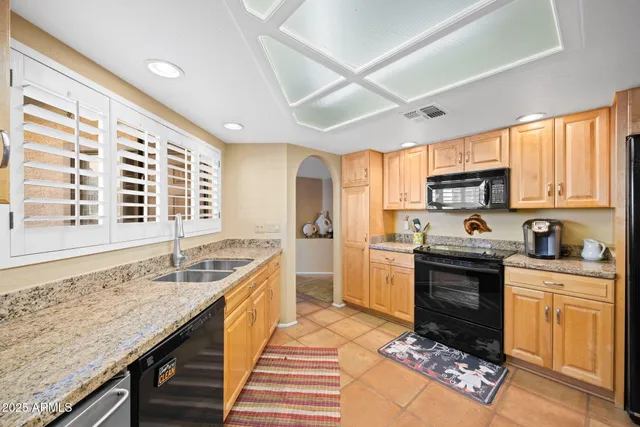 $675,999 | 11837 North 40th Place, Phoenix, AZ 85028