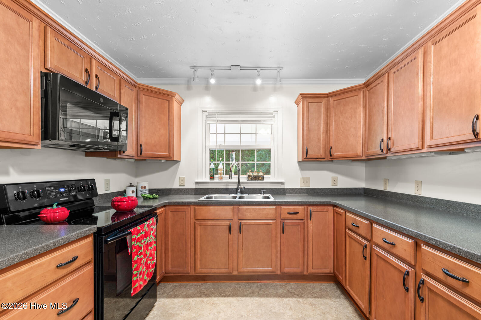 6 Laran Road Jacksonville, NC 28540 - Photo 16 of 41 The Kitchen With Upgraded Kitchen Cabinets, Drawers With Soft Close