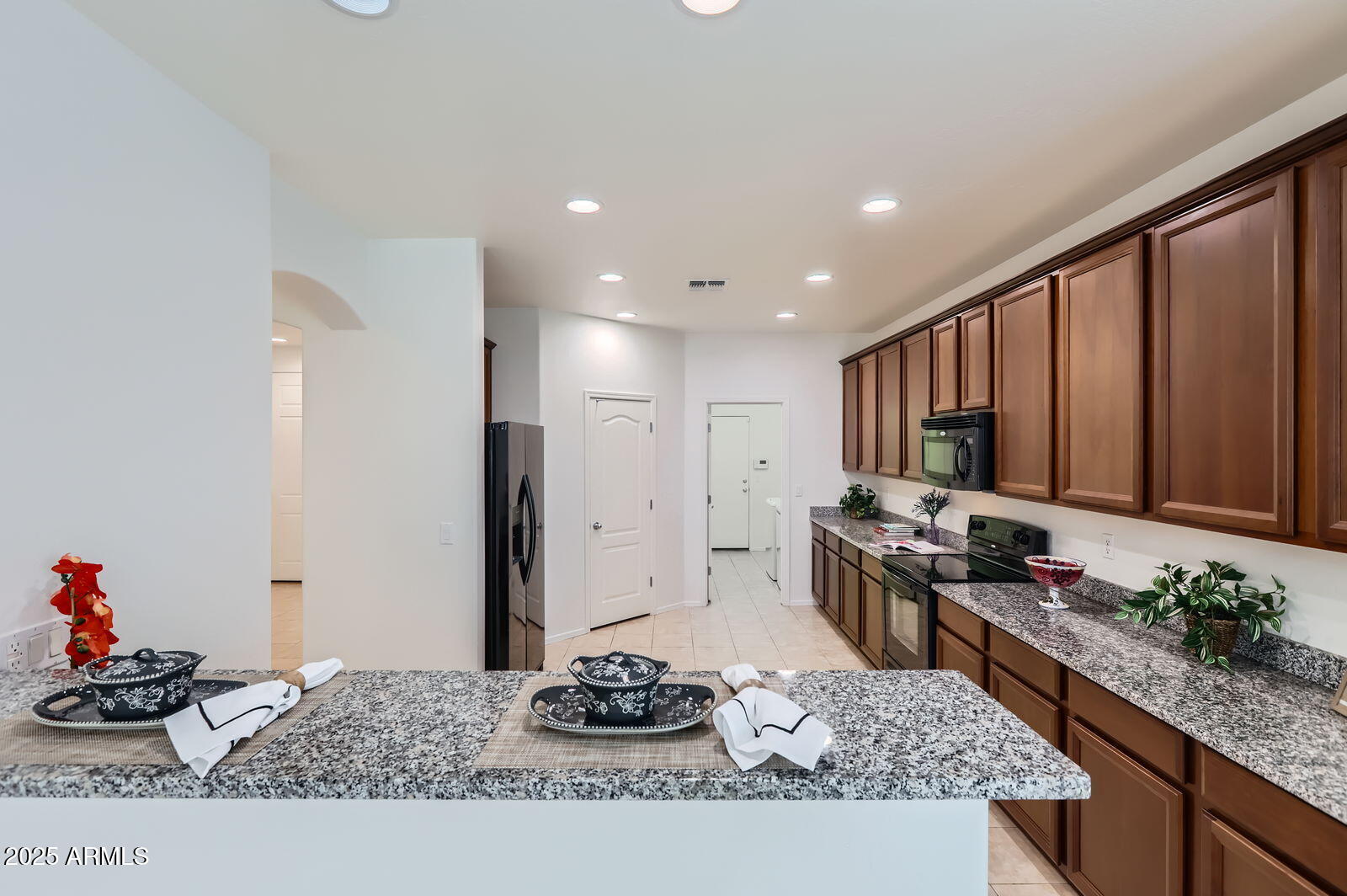 6815 West Carter Road Laveen, AZ 85339 - Photo 12 of 29 Breakfast bar