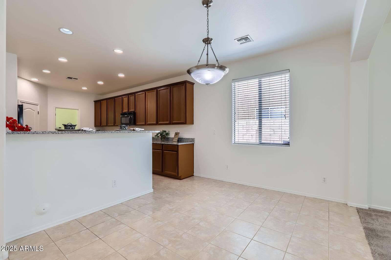 6815 West Carter Road Laveen, AZ 85339 - Photo 13 of 29 Dining area