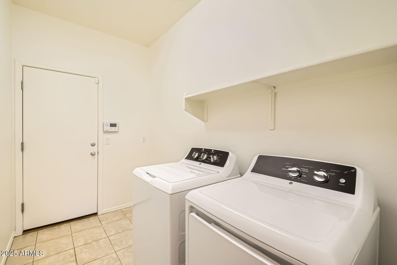 6815 West Carter Road Laveen, AZ 85339 - Photo 24 of 29 Laundry room