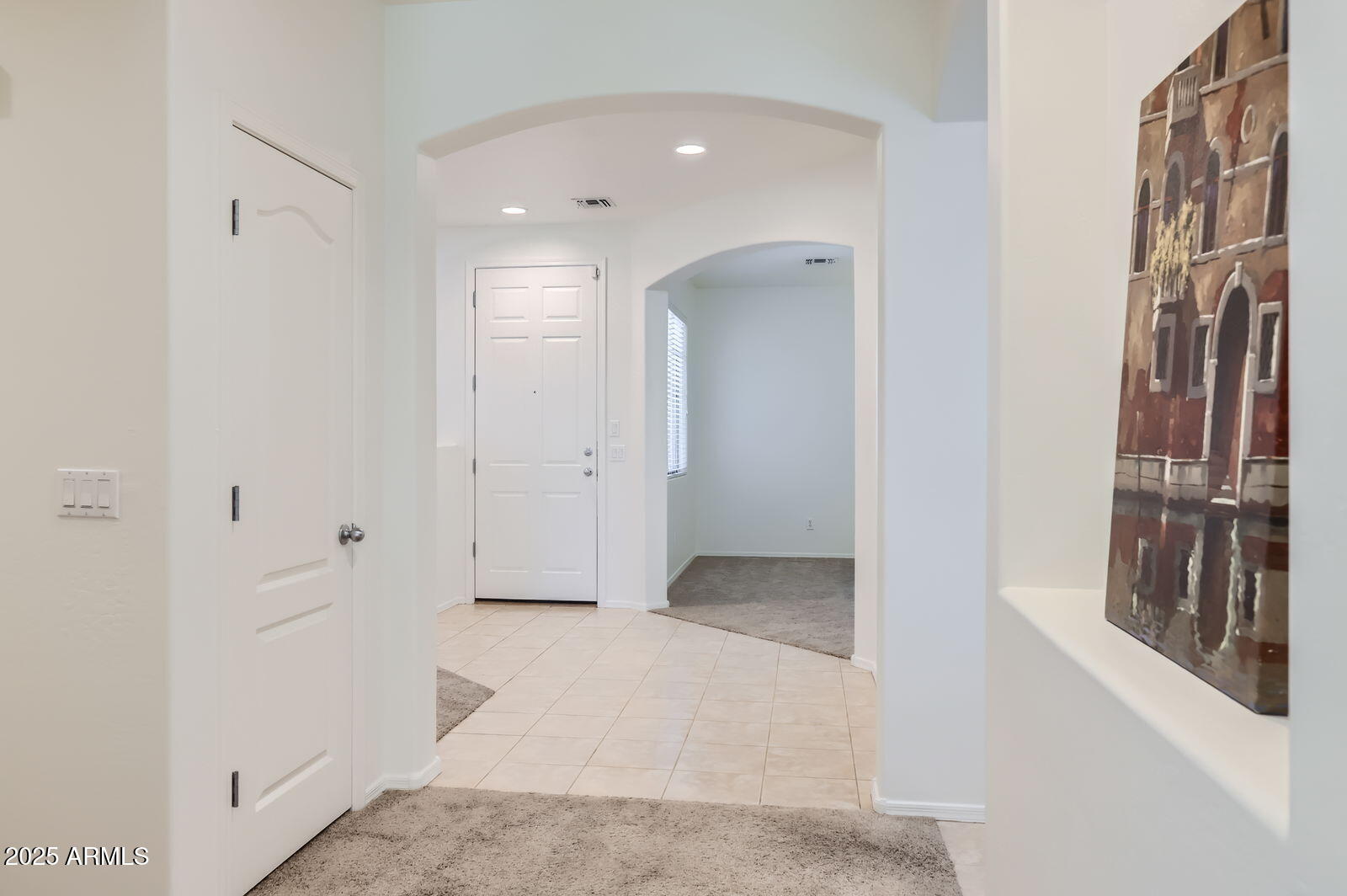 6815 West Carter Road Laveen, AZ 85339 - Photo 3 of 29 Foyer